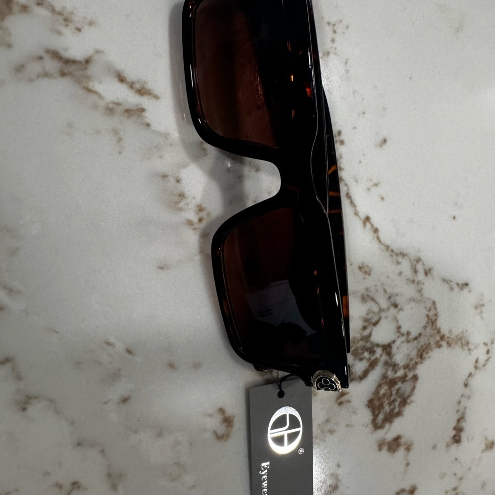NWT tortoise shell Sunglasses